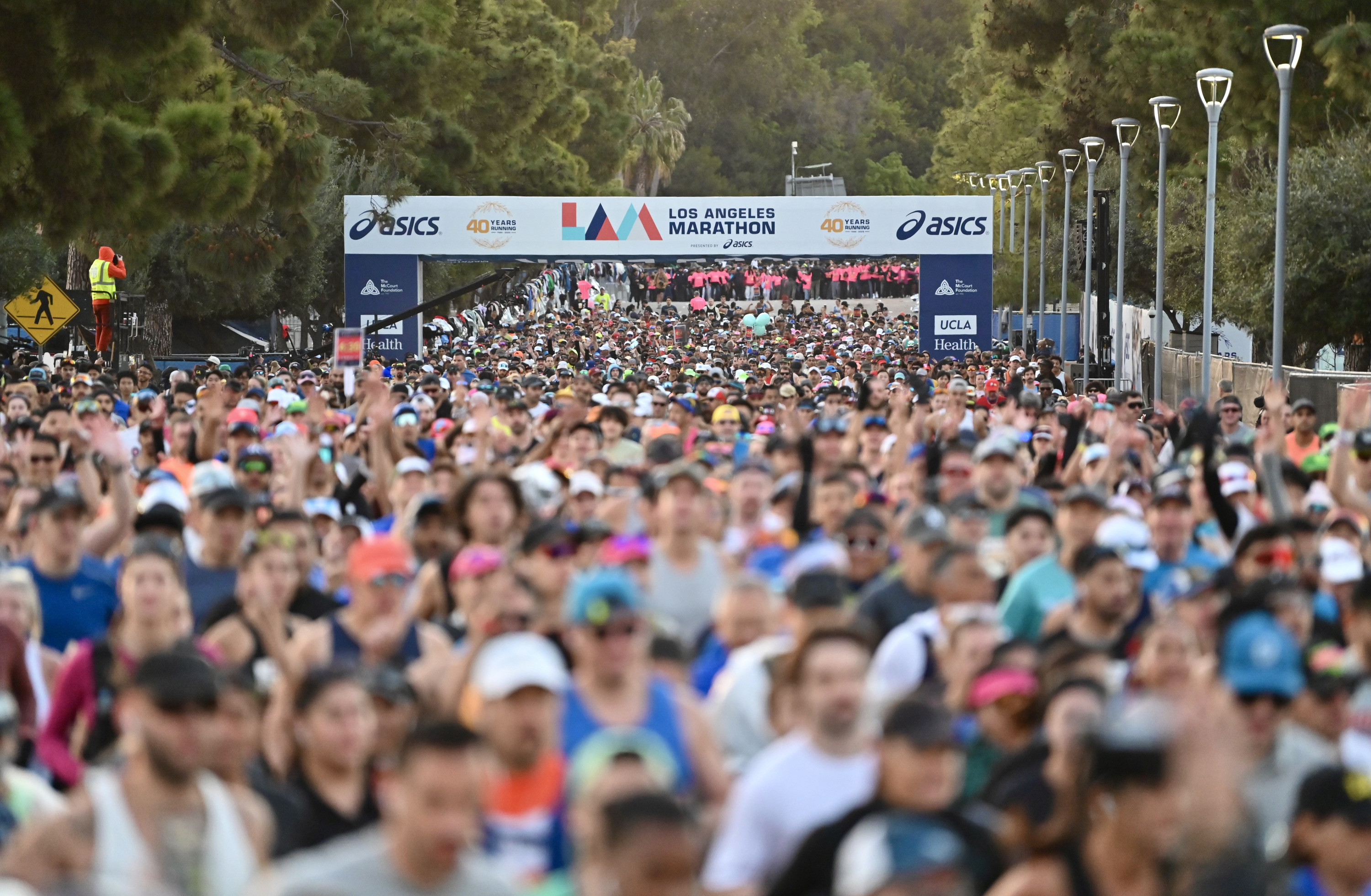 Your Guide to the Los Angeles Marathon: Race Day & Iconic Course